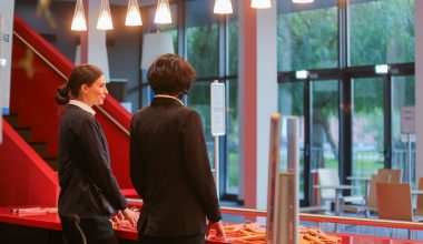 Lot 4 : Consultation – référencement hôtes et hôtesses d’accueil